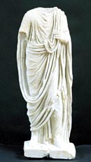 Una statua restituita dagli scavi