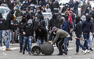 Scontri durante il Derby Lazio-Roma