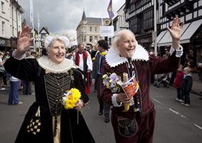 Festa in costume a Stratford-upon-Avon