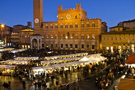 A Siena per l'antico Mercato nel Campo