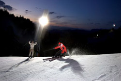 Sciare illuminati dal plenilunio