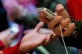 Assicurazioni viaggio, occhio allo smartphone