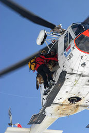 L'elicottero in caso di emergenze. Un intervento del Soccorso Alpino