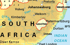 Lo Swaziland si trova a nord-est del Sud Africa, a sud del Mozambico