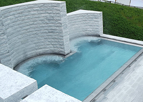 Zurigo e Lucerna unite dalle terme 2 La piscina termale del Mineralbad & Spa di Rigi
