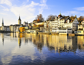 Panorama di Zurigo dal fiume Limmat