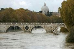 Il Tevere nei giorni dell'alluvione