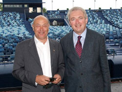 Il presidente della Fondazione Festival Pucciniano Manrico Nicolai e il direttore Franco Moretti nel nuovo teatro