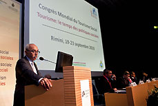 Buoni vacanza da rilanciare 1 L'intervento dell'assessore al Turismo della Regione Emilia Romagna Maurizio Melucci al Congresso mondiale del Turismo Sociale (© Giorgio Salvatori)