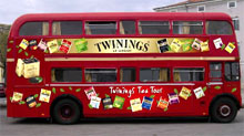 Un sorso di tè sul London Bus