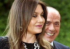 Silvio Berlusconi e Veronica Lario (dpa)