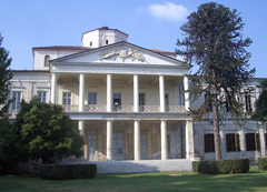 Romagnano Sesia, Villa Caccia