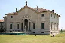 L'esterno della Villa