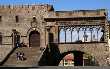 Viterbo e il turismo sociale 4 Palazzo dei Papi, Viterbo