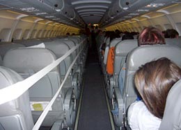 Metà dell'aereo Vueling chiuso con un nastro adesivo (Foto:Quico Alsedo)