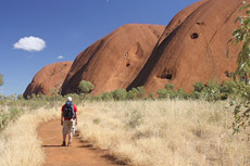 In cammino nell'outback australiano