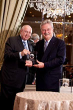 Hans Wiedemann a destra