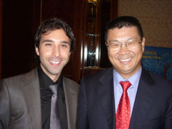 Xiong Shanhua insieme ad Alessio Rossi, marketing manager dell'ufficio del turismo cinese