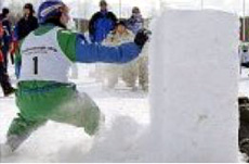 Dei muretti di neve forniscono riparo ai 