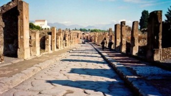 Reggia di Caserta e Pompei sono destinate a scomparire