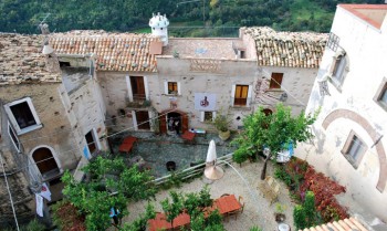 Belmonte Calabro, da borgo spopolato ad albergo diffuso 1 belmonte calabro