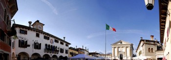 Mel: piazza centrale, Municipio e Chiesa