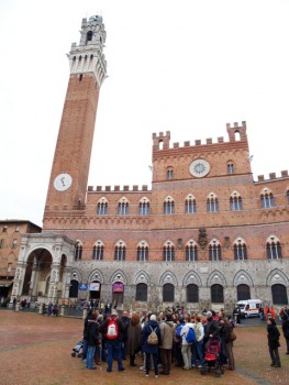 Siena----Trekking-in-Piazza-del-Campo