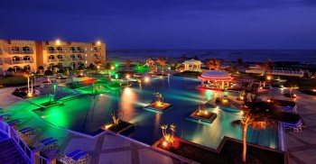 Veraclub-Salalah_Oman_villaggio-in-notturna