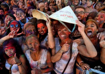 Festival dell'Oriente_-Holi Festival