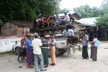 Mandalay Birmania tipici mezzi-di-trasporto
