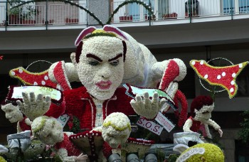 Acireale Carnevale dei fiori in primavera