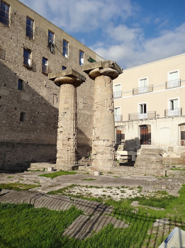 Taranto, colonne doriche