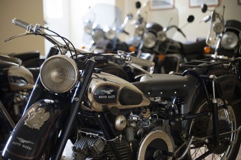 Roma, aprirà al pubblico la Caserma dei Corazzieri 2 Corazzieri moto Guzzi