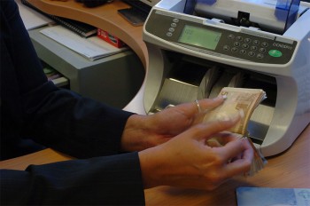 pover crist Banche sportello