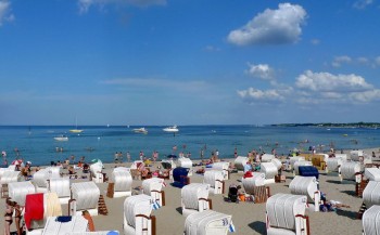 Lubecca gli strandkorb sulla spiaggia