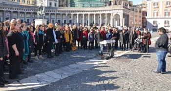 Napoli flashmob Piazza In-Cantata