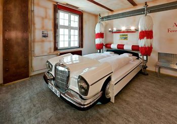 V8-Hotel Motorworld