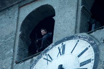 Forte di Bard: in mostra gli Avengers della Marvel 3 Jeremy Renner sul set a Verre sul campanile della Collegiata di Saint Gilles ®MARVEL