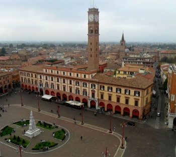 Romagna ForliPiazza-Saffi-sede-municipio