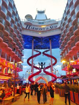 Harmony Royal-Caribbean-shopping-a-bordo