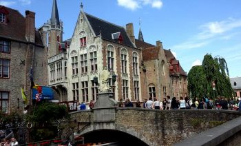 Bruges: vie d’acqua, artigianato, cioccolato e birra 1 Bruges Bruges-ponte-sul-canale