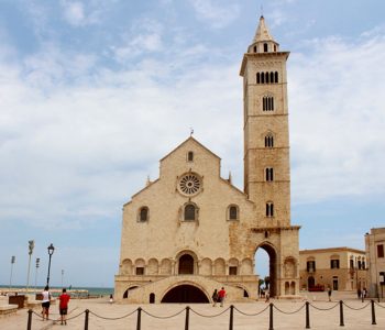 Federico II cattedrale-di-trani-a-mare