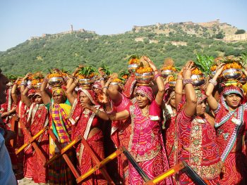 donne-in-sari-ad-amber