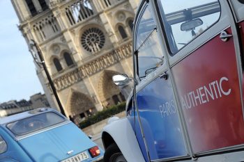 Parigi la-societaa-paris-authentic-offre-tour-a-bordo-delle-2cv