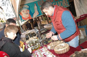 Novembre brisighella-sagra-tartufo-bancarella