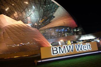 Brand BMW-Welt-Il-marchio-della-casa-automobilistica-bavarese-è-fra-quelli-che-contribuiscono-a-rendere-famoso-e-affidabile-il-marchio