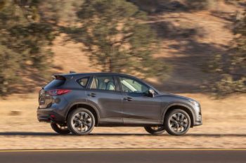 SUV mazda-cx-5-side-in-motion