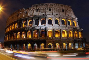 Archeologici Roma-colosseo-esterno