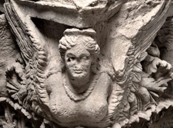 Pompei e i Greci, mostra realizzata con il Museo Archeologico di Napoli 2 Pompei e i greci Capitello-d’anta-figurato-con-protome-di-Sfinge-tra-grifo-e-leon-grifo