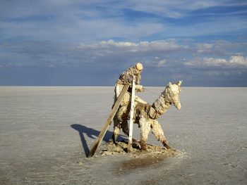 Tunisia tunisia-sculture-nel-deserto